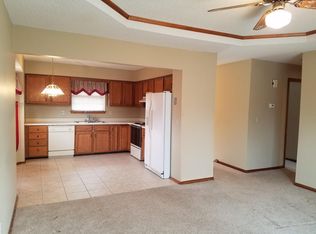 410 NE Ash Ct, Lees Summit, MO 64063