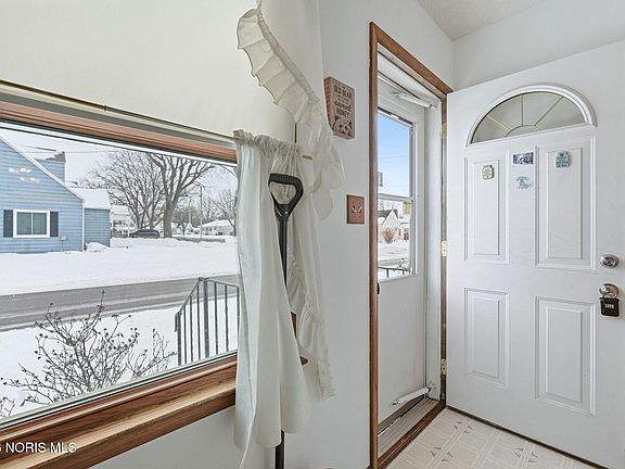 4th image of 1600 Leland Ave