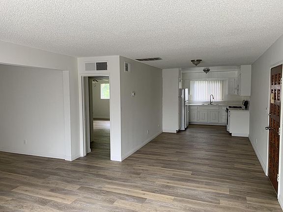 3rd image of 2421 N Beachwood Dr APT 7