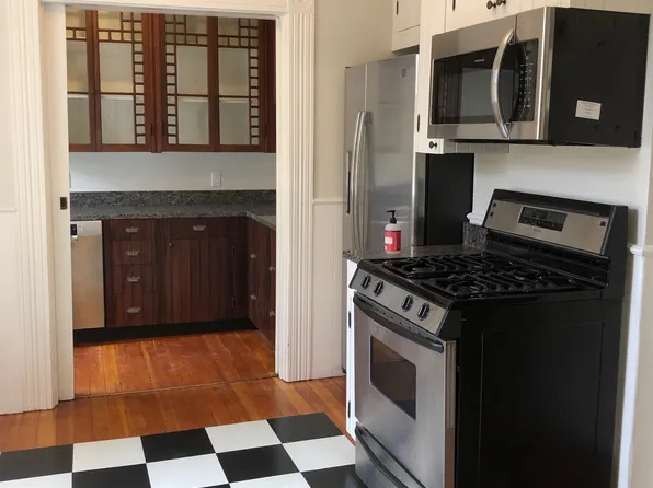 80 Dexter St #1R, Providence, RI 02909