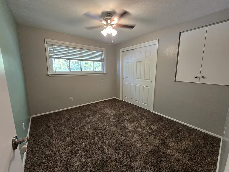 5222 W Wolfe St — Photo 5