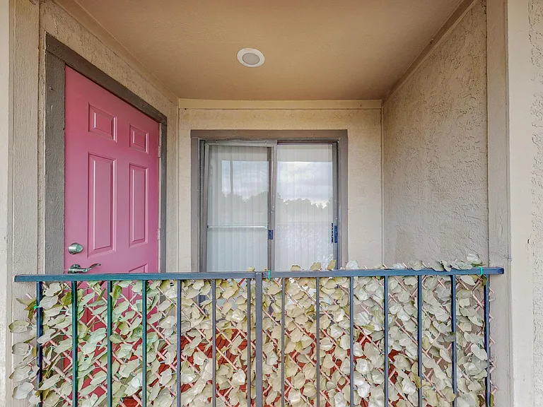 5916 Gaston Ave #304 — Photo 22
