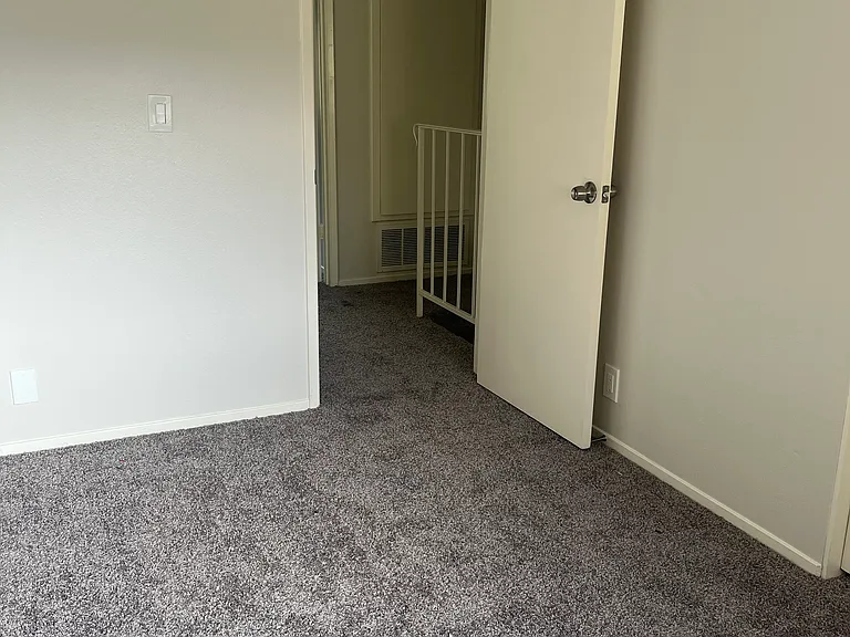 1001 E Cypress Ave — Photo 7