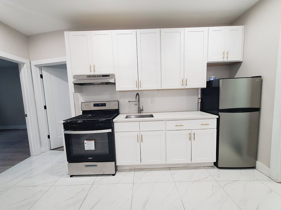 1st image of 484 Kennedy Blvd #2L
