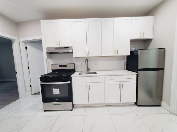 484 Kennedy Blvd #2L