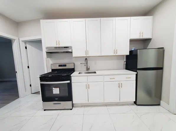 484 Kennedy Boulevard image 1 of 5