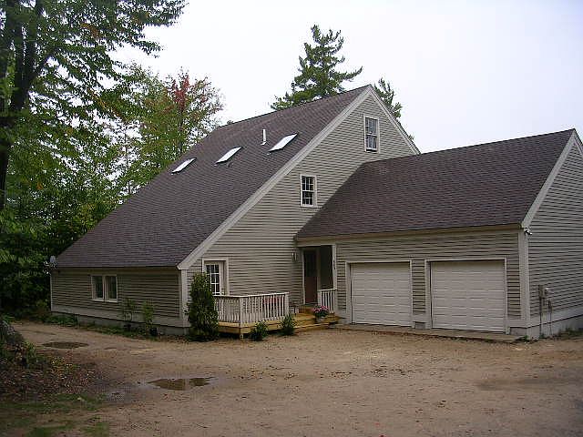 SALTBOX DESIGN W/2 CAR GARAG