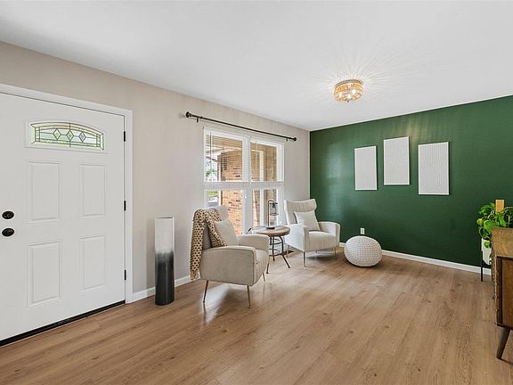 4th image of 2937 Queen Bee Ln