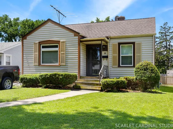 38 N Summit Ave, Villa Park, IL 60181