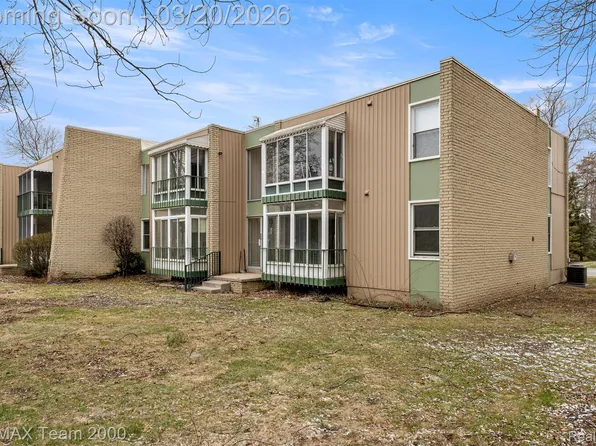 33379 Fargo St #1, Livonia, MI 48152