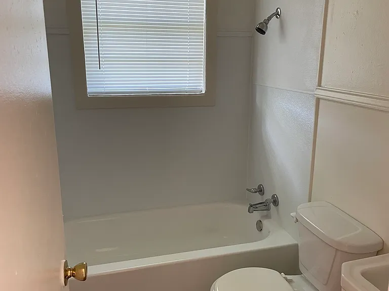 2711 W Avenue I — Photo 11