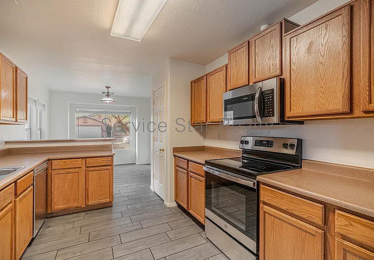 25235 W La Mont Ave — Photo 7