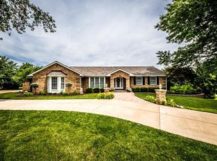 884 Saratoga Hts, Saint Charles, MO 63304