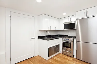 Rented by R New York