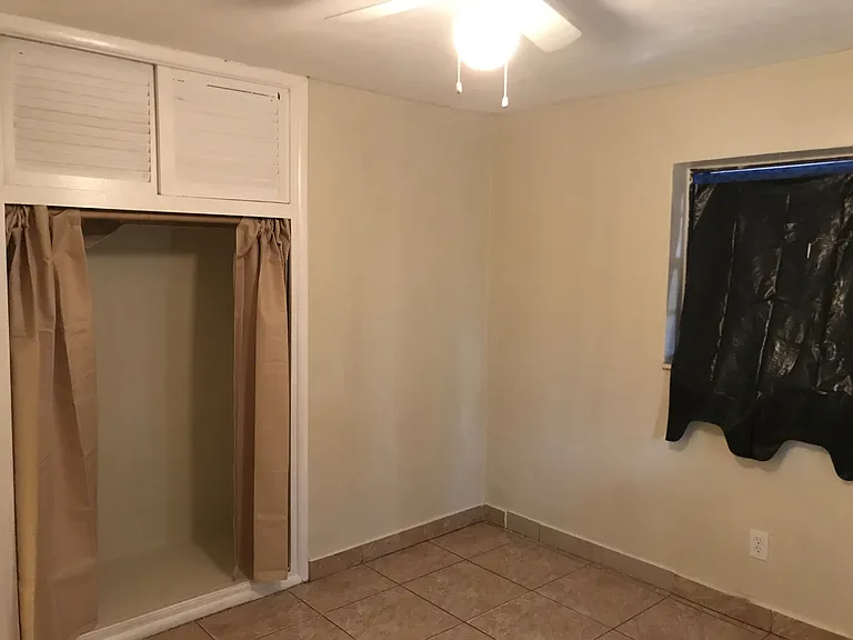 554 NW 40th Ct — Photo 16