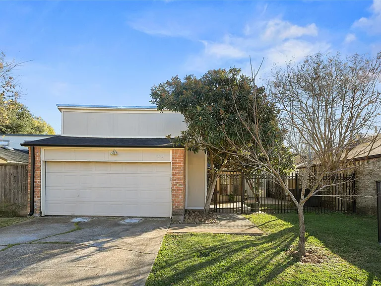 4123 Yupon Ridge Dr — Photo 1