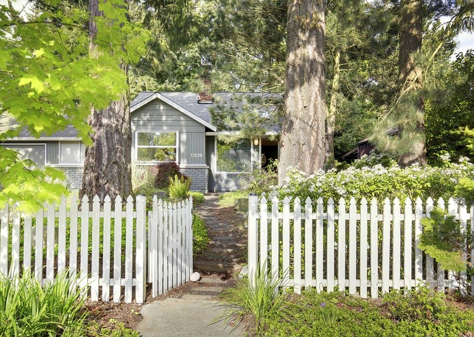 1st image of 11539 20th Ave NE
