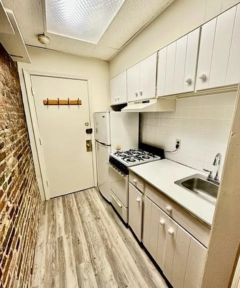 23 Sheafe St #1-R — Photo 9