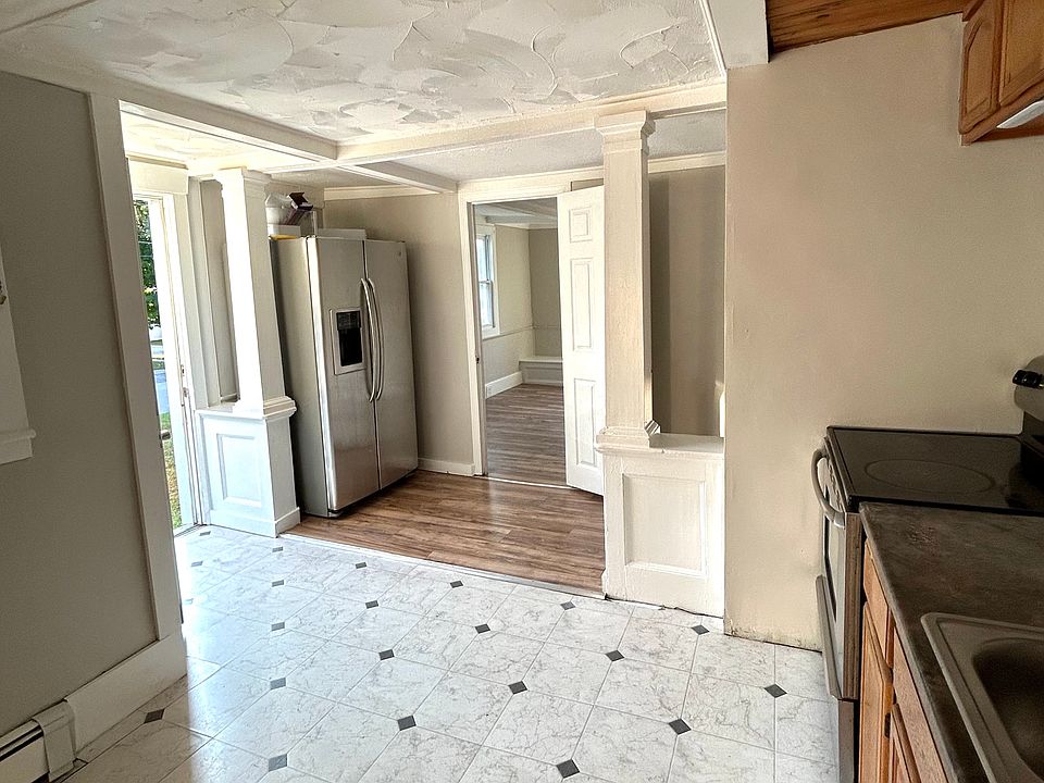 12 Gordon St Ashland NH Zillow