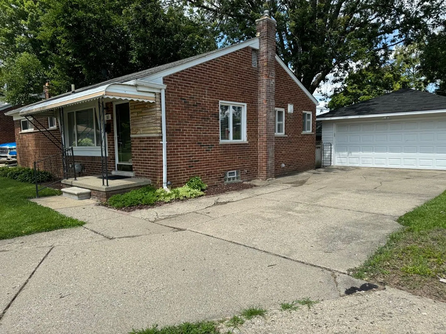 3 BR Brick Ranch with C/A and Basement — Photo 3