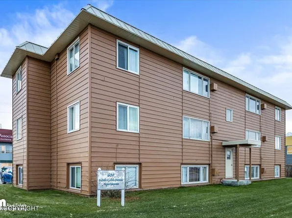 609 S Cobb St, Palmer, AK 99645