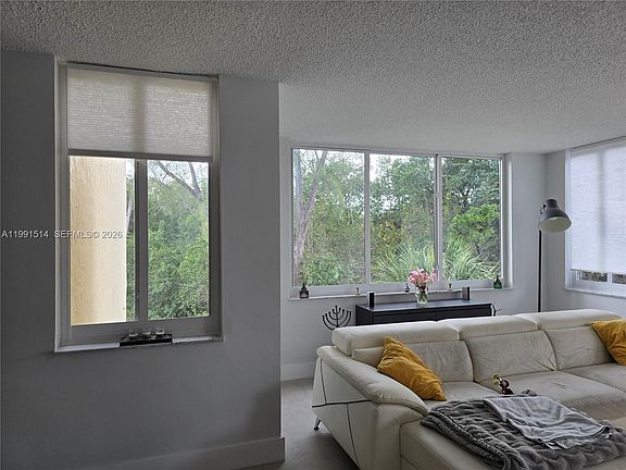 2nd image of 17890 W Dixie Hwy APT 307