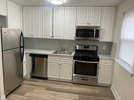 Rented by Voro Purple LLC | media 7