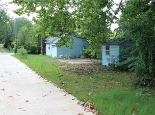 104 NE F St, Bentonville, AR 72712