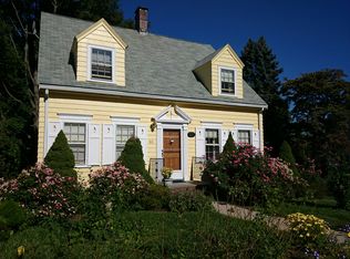 66 Robin St, West Roxbury, MA 02132