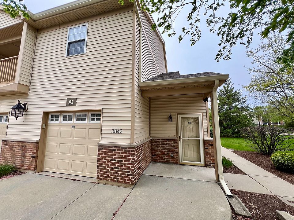 2nd image of 3842 Thornhill Dr #0