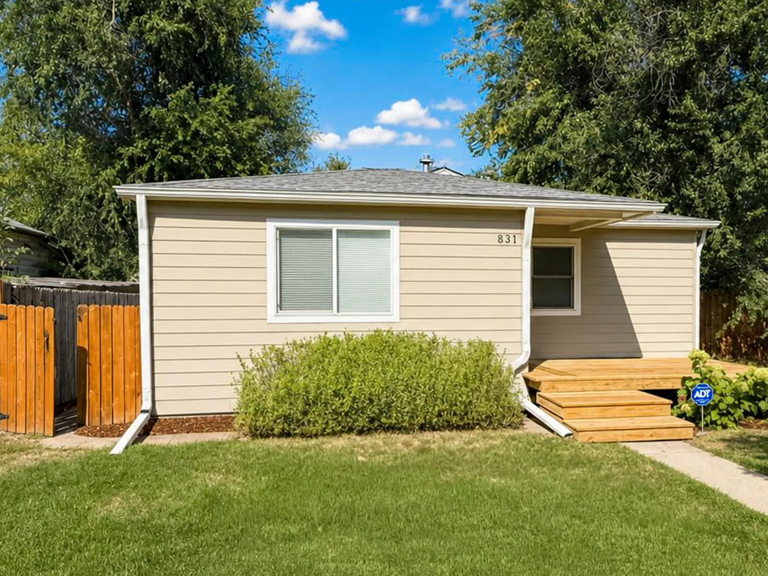 3 bed, 1134 sqft, $2,650 — Photo 2