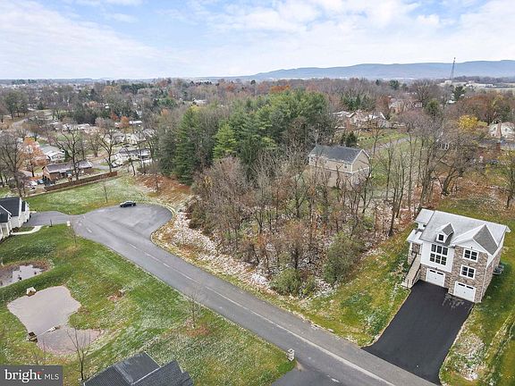 2nd image of 0 Woodbriar Dr
