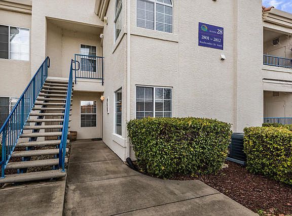3rd image of 2809 Beachcomber Dr E