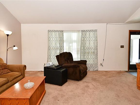 5th image of 7210 Carlsen Ave
