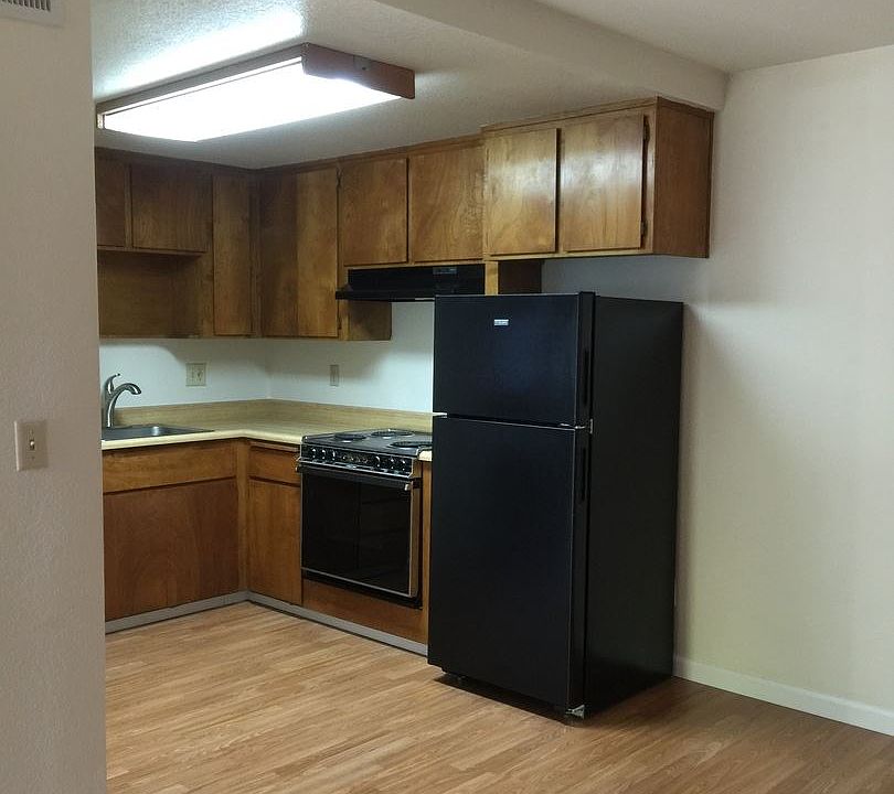 2nd image of 1800 F St APT 01