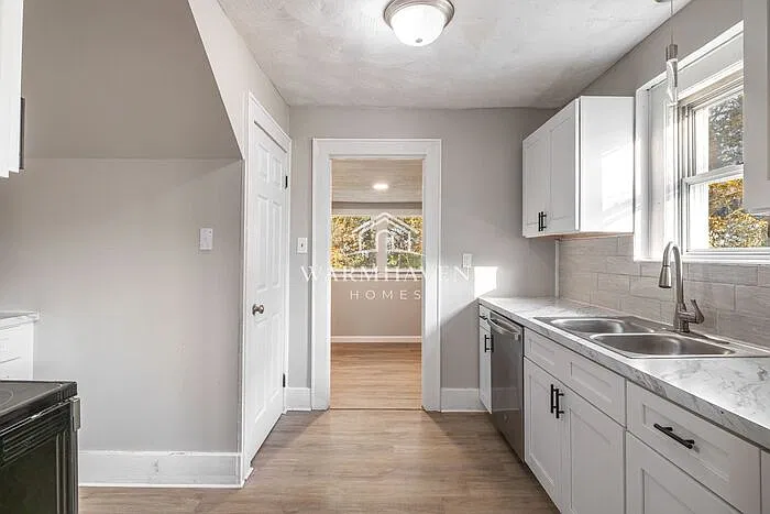 3 bed, 2.0 bath, 1704 sqft, $1,445 — Photo 4