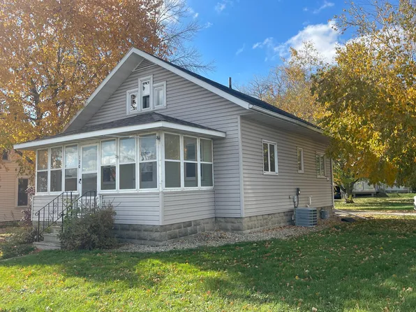 120 N Main St, Pine Island, MN 55963