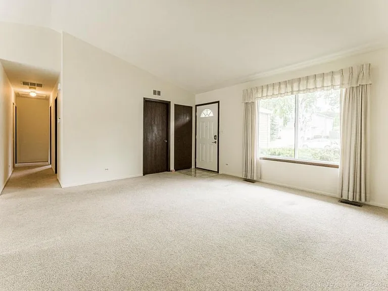 137 Lasalle Rd — Photo 3