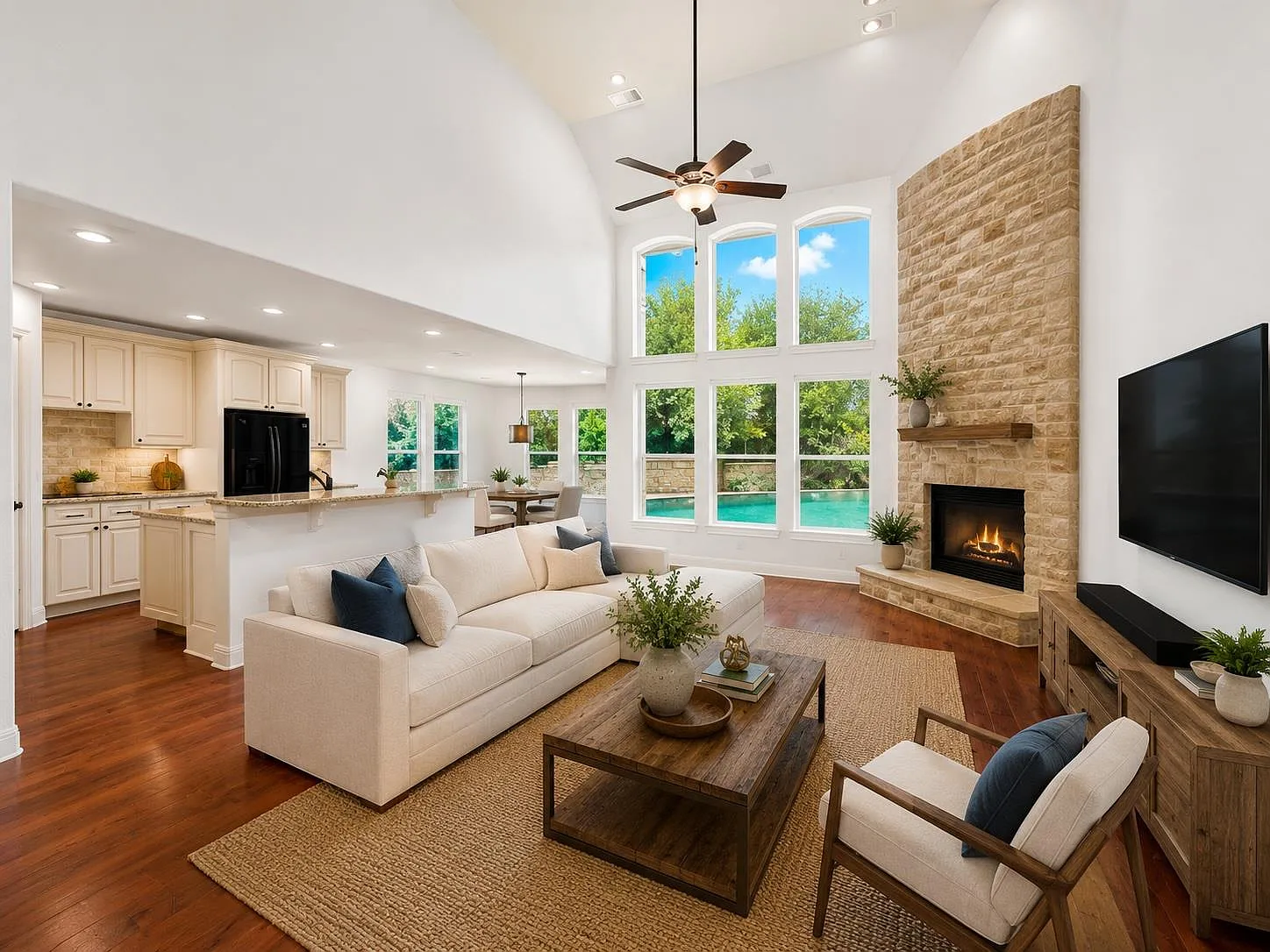 5 bed, 3.5 bath, 4380 sqft, $6,200 — Photo 4