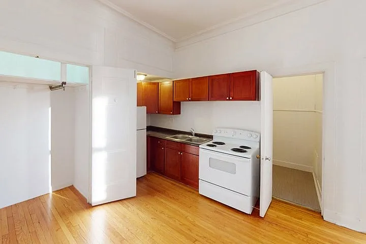 5120 S. Hyde Park Boulevard — Photo 9