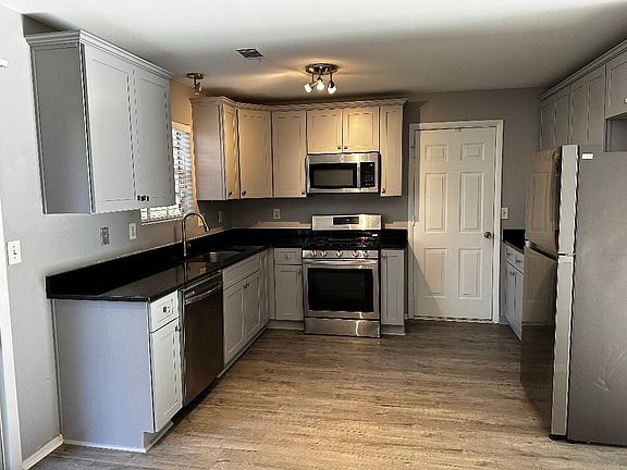 5th image of 11240 Bramshill Dr