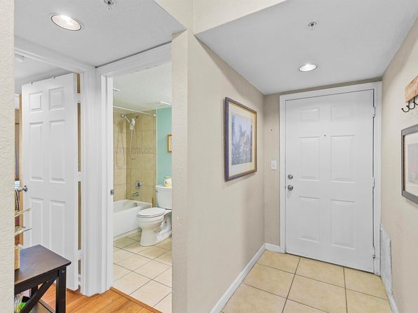 281 SW Palm Dr #105