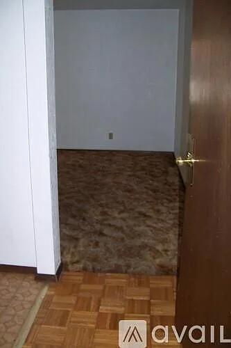 1 bed, 1.0 bath, 500 sqft, $525 — Photo 2