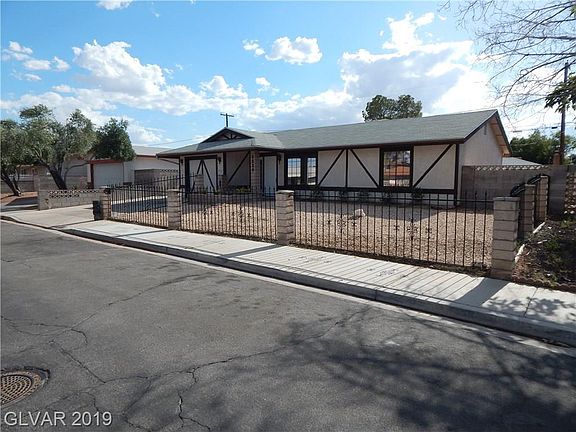 2nd image of 2620 Sierra Madre Dr
