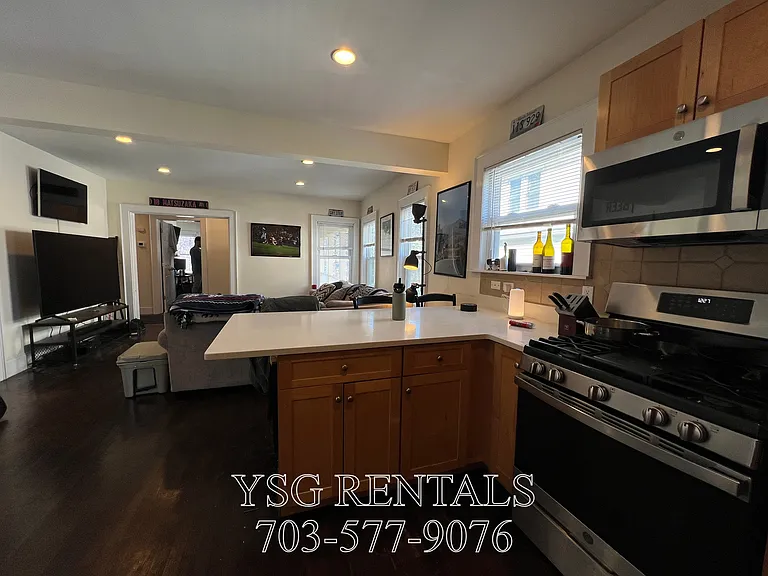 237 Everett St #237 — Photo 16