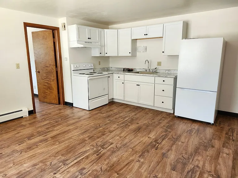 822 Marvelle Ln — Photo 4