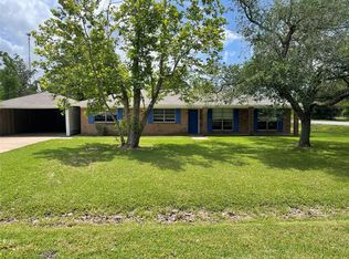 400 County Road 243, Angleton, TX 77515