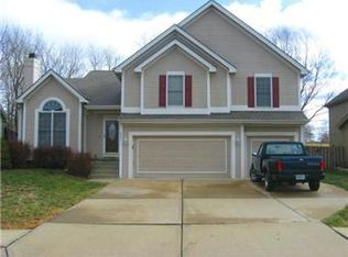 9027 N Chatham Ave, Kansas City, MO 64154