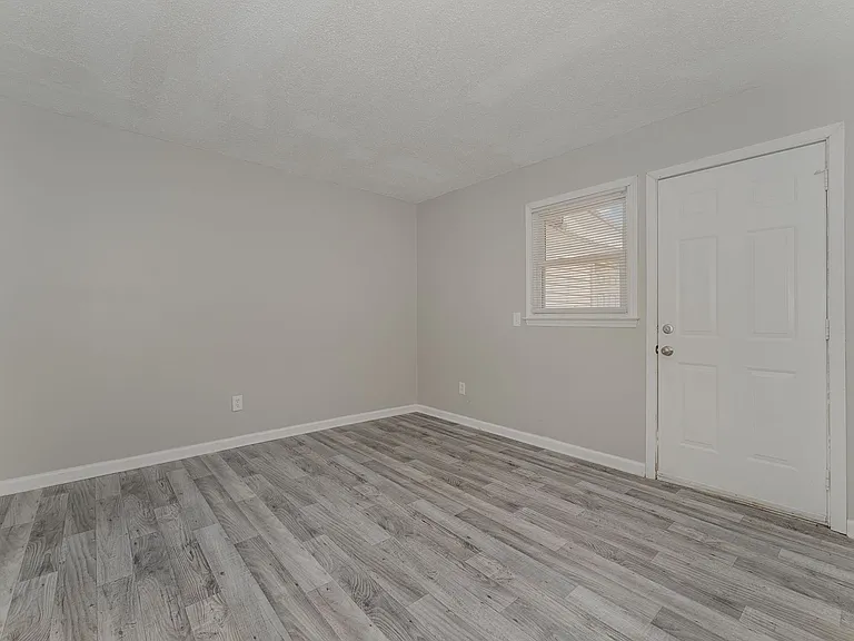 Caswell at Central Avenue — Photo 25