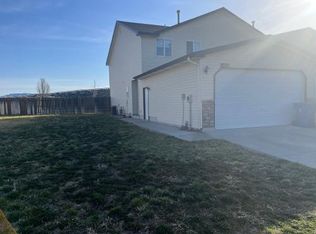 1704 NE Cinder Loop, Mountain Home, ID 83647